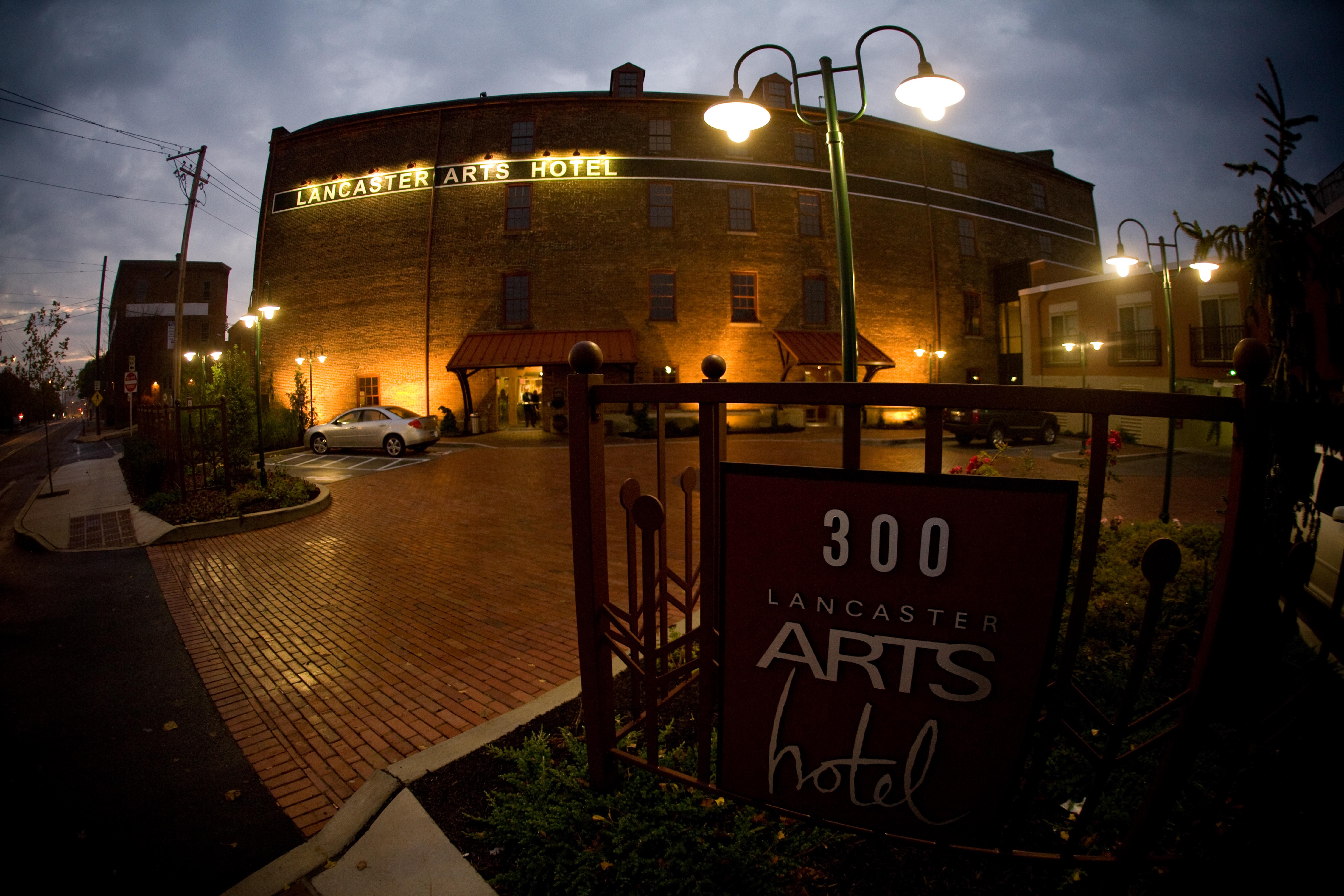 Lancaster Arts Hotel Exterior foto